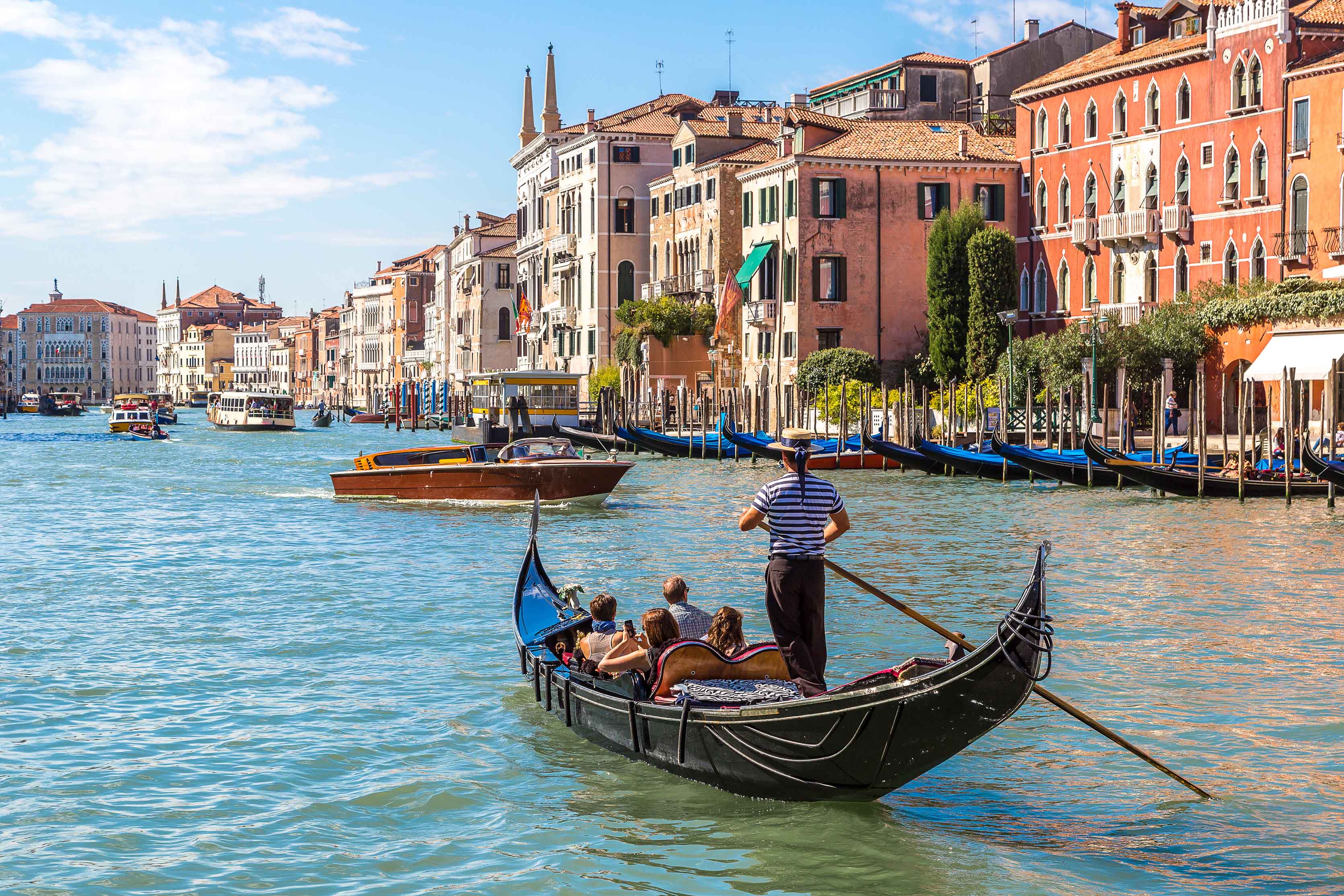 Detailed Guide To Venice's Water Bus System